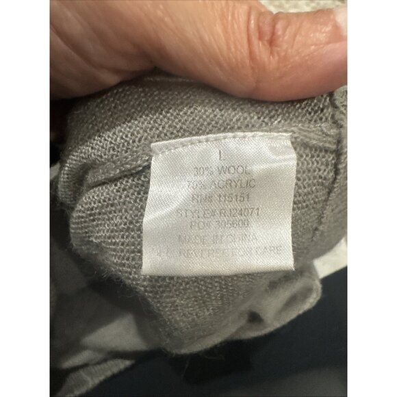 Romeo & Juliet Couture Grey Wool V-Neck Sweater W/Nordic Pattern Size L - Picture 6 of 9